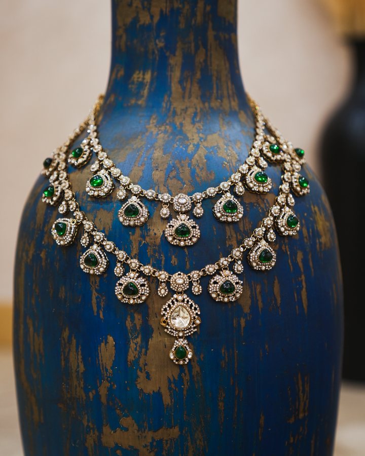 Emrald Noor Mala Emrald green kundan double layered mala